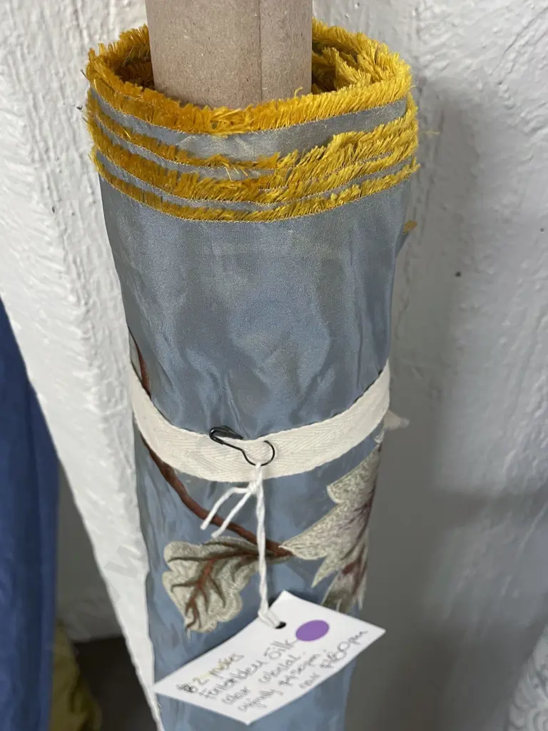 Fontainbleu Silk "Colonial" Image 1++