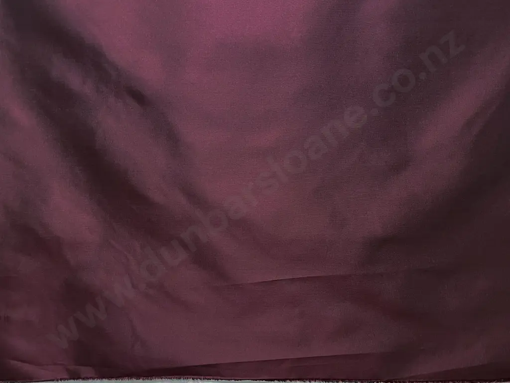 Tafetta "Burgundy" Image 1++