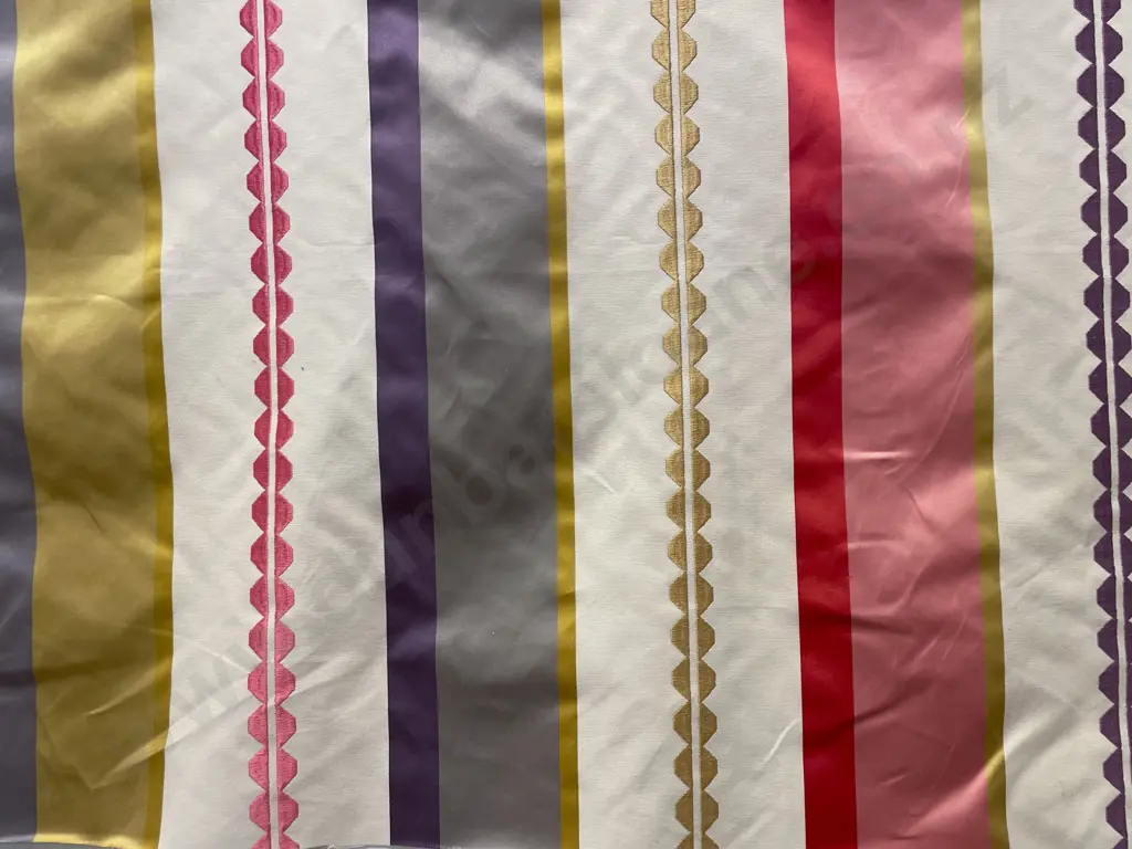 Striped Villa Nova Image 1++