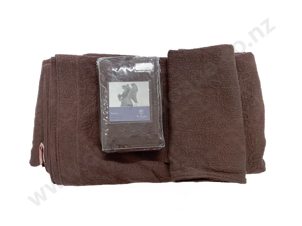 King Size Bedspread with Matching Pair Euro Pillow Cases Image 1++
