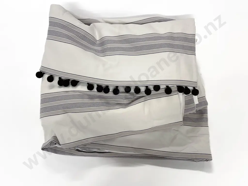 Display Curtain Image 1++