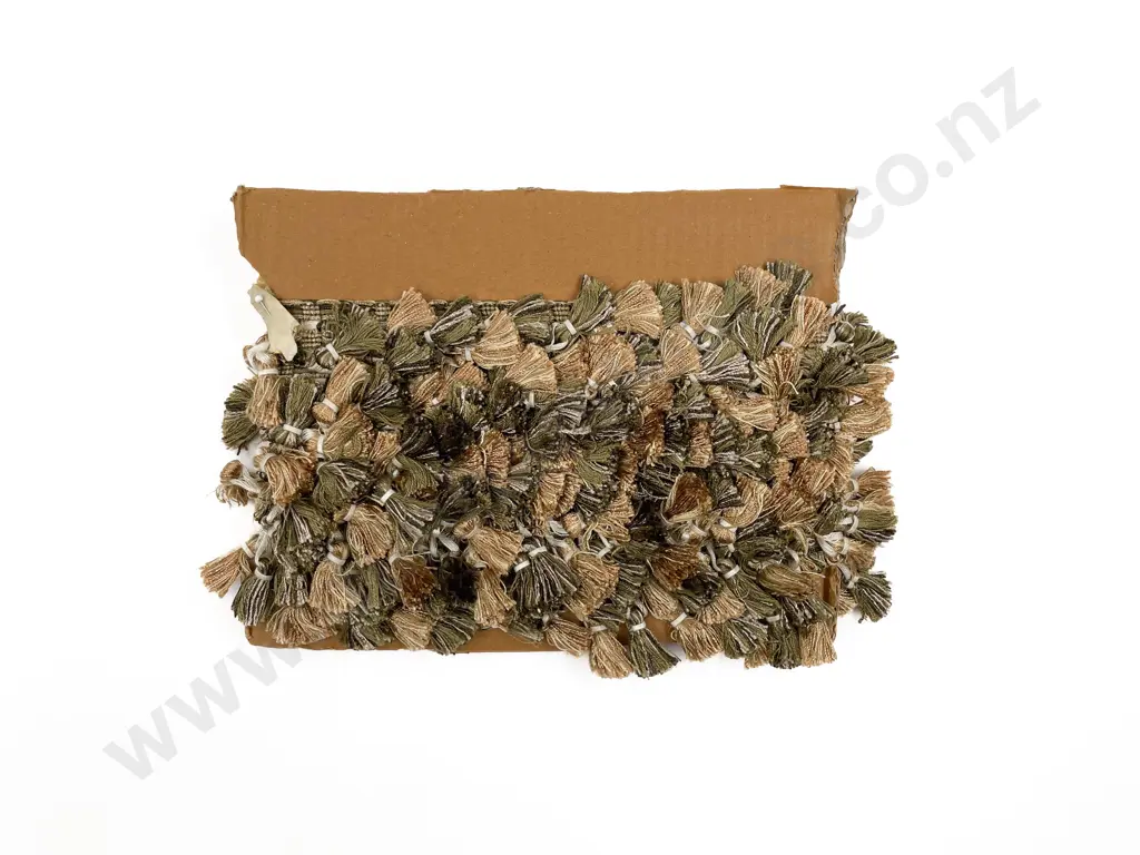Remainder Length Green Gold Tassled Braid Trim Image 1++