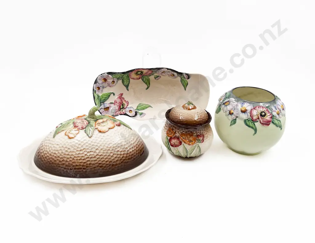 Quantity of Assorted Carlton Ware Image 1++