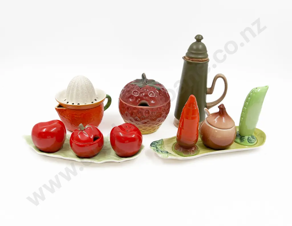 Quantity of Assorted Carlton Ware Image 1++