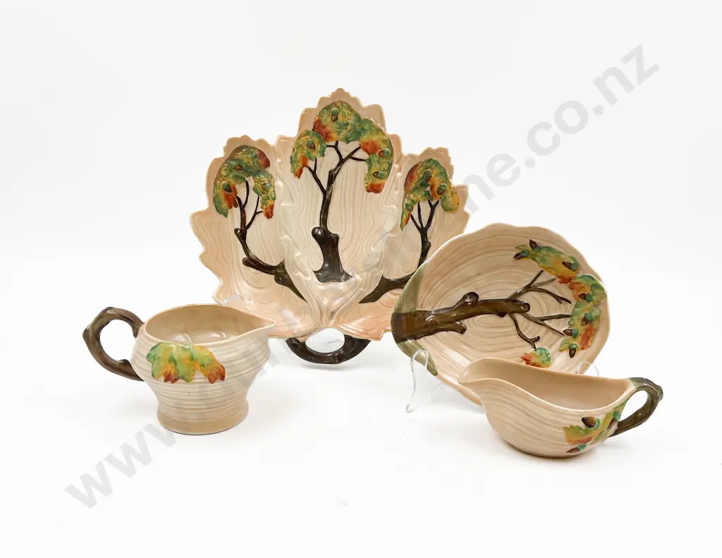 Assortment of Carlton Ware Including Two Dishes and Two Jugs Image 1++
