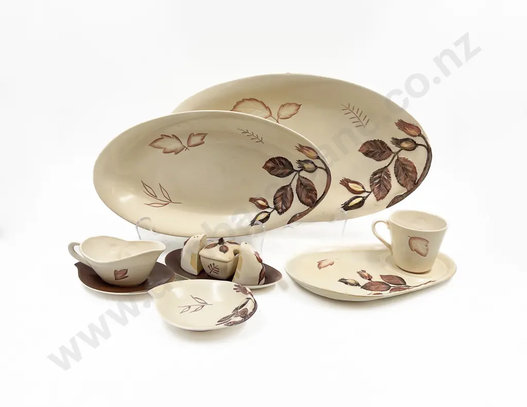 Quantity of Assorted Carlton Ware Including Leaf Decorated Serving Platters Image 1++