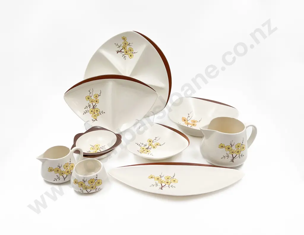 Quantity of Assorted Carlton Ware Image 1++