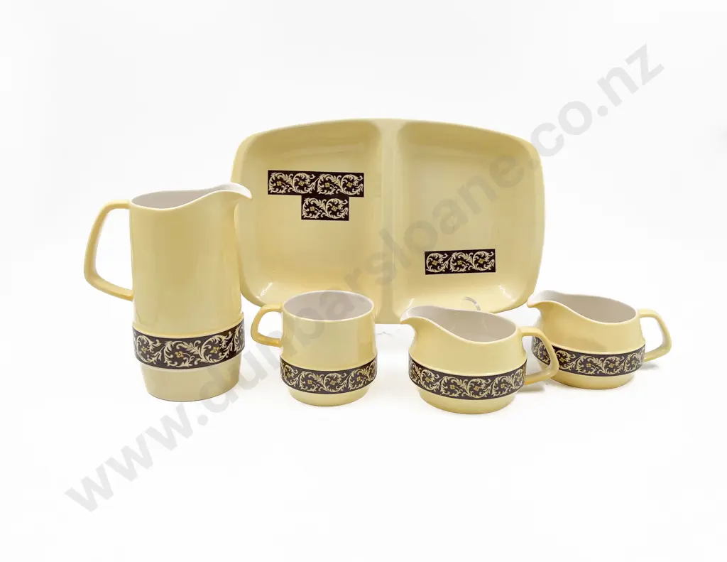 Quantity of Assorted Carlton Ware Image 1++
