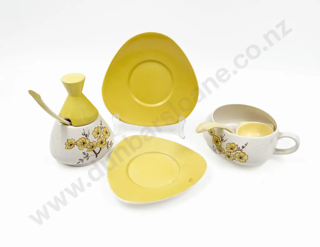 Quantity of Assorted Carlton Ware Image 1++
