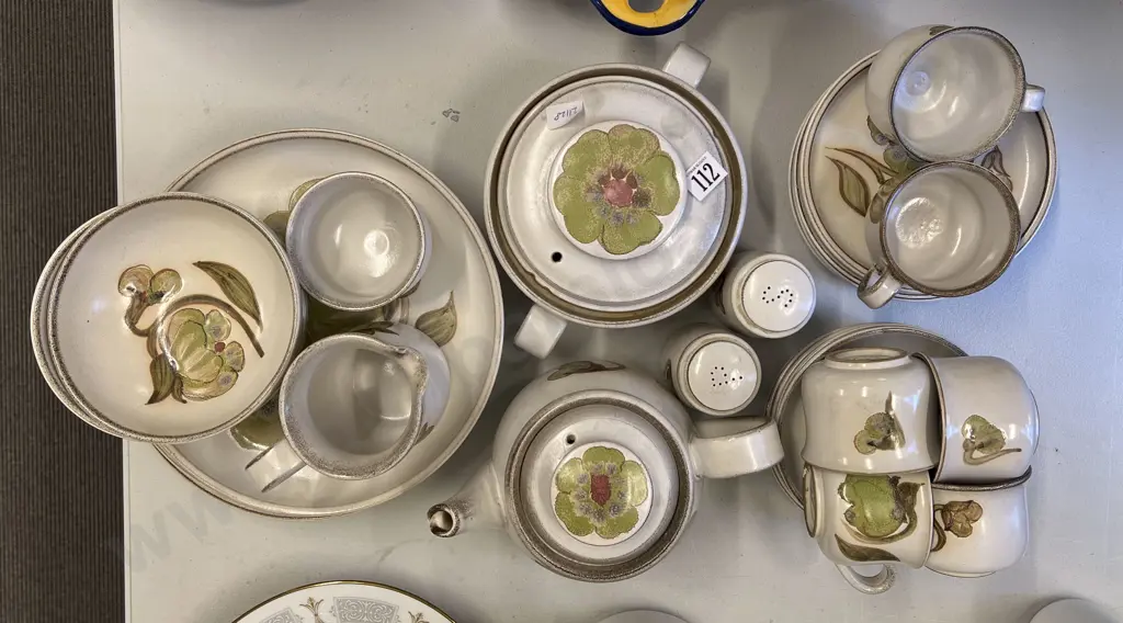 Denby Part Dinner Set Image 1++