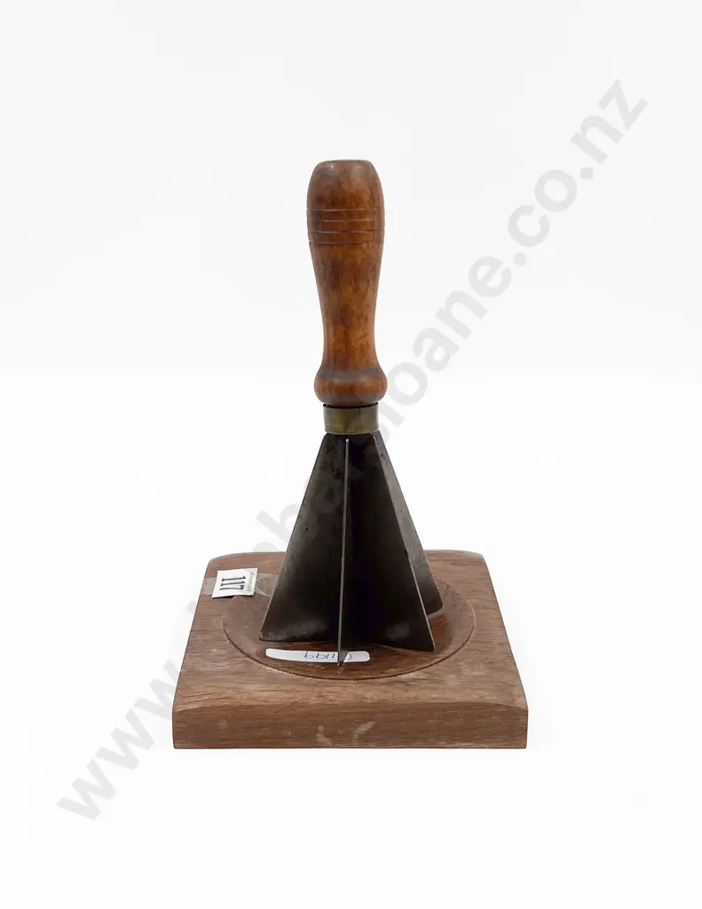 Victorian Herb Chopper on Later Base Image 1++