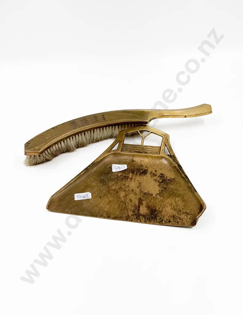 Brass Crumb Tray and Brush Image 1++