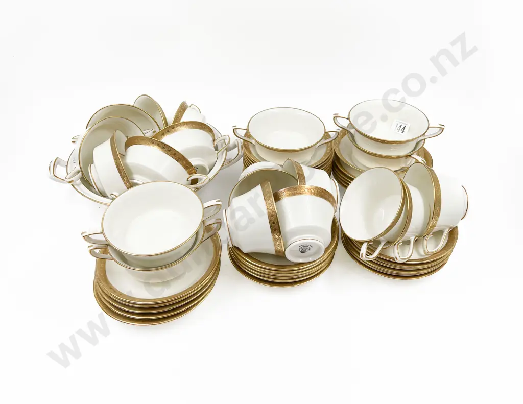 Royal Worcester Part Dinner Set Image 1++