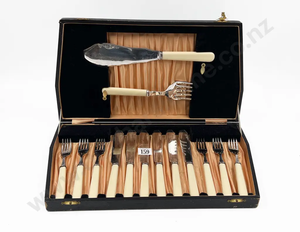Boxed Bone Handled Fish Service Cutlery Set Image 1++