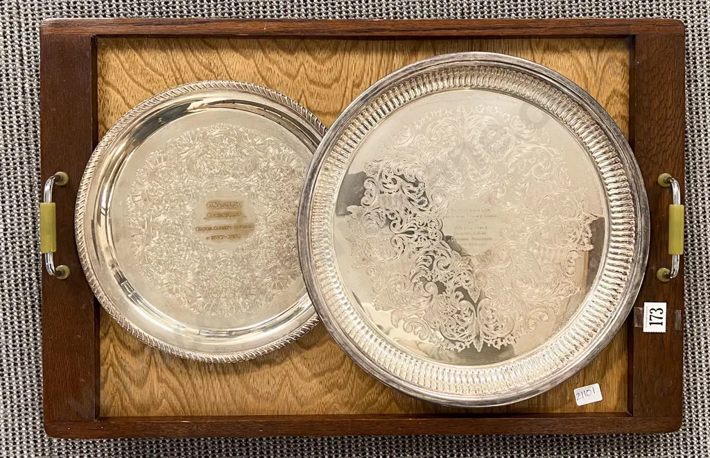 Oak Drinks Tray Together with Two S/P Trays Image 1++