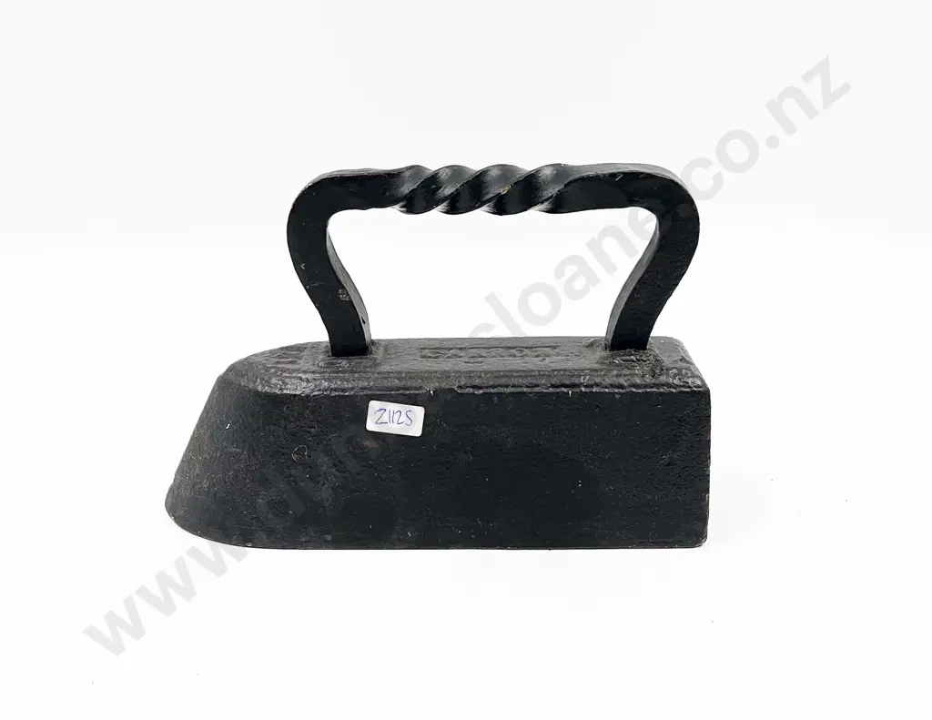 Vintage Wrought Metal Iron Image 1++