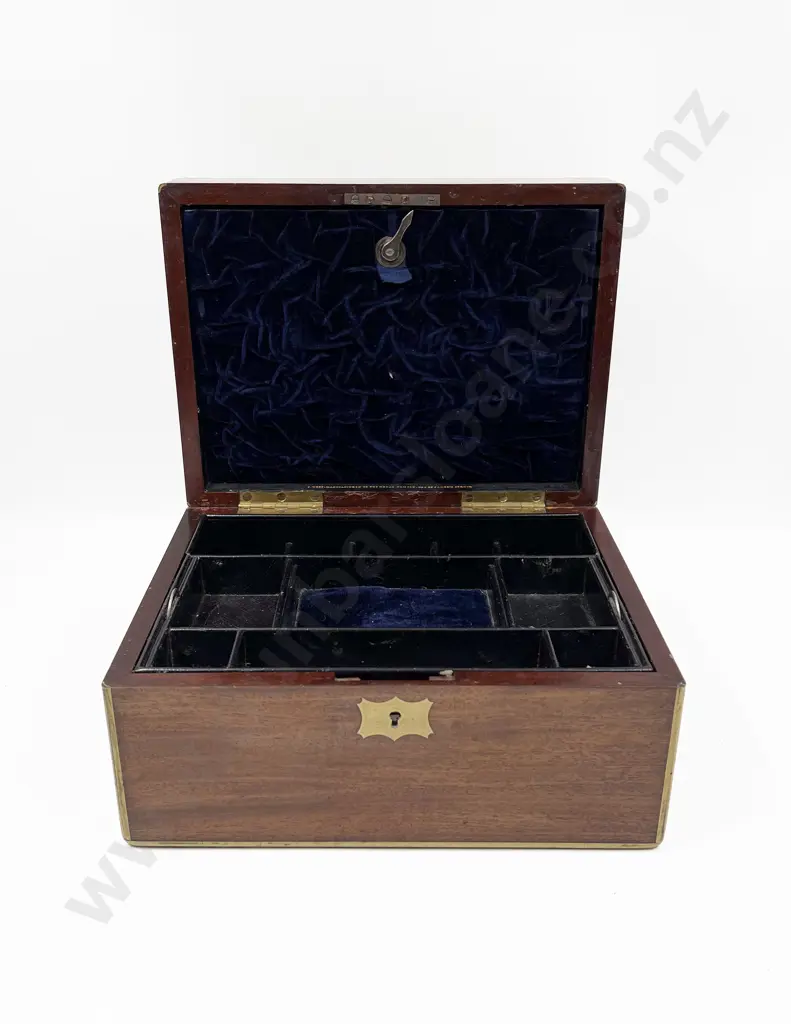 Brass Inlaid Jewellery Box Image 1++