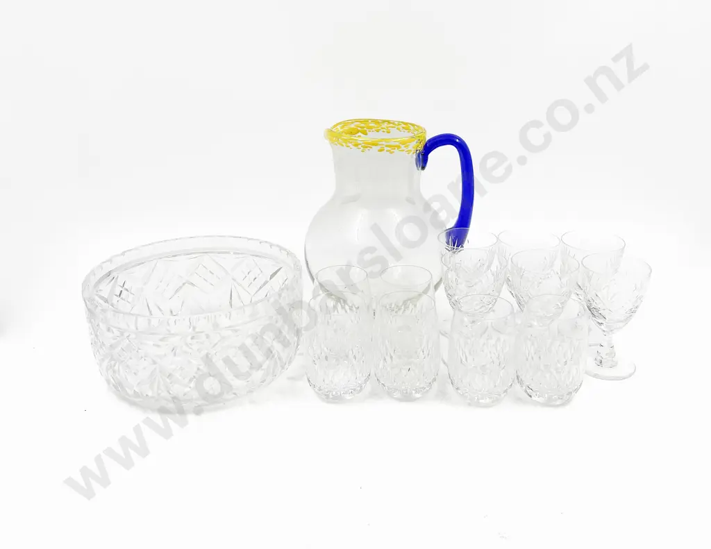 Quantity of Assorted Crystal and Glassware Image 1++