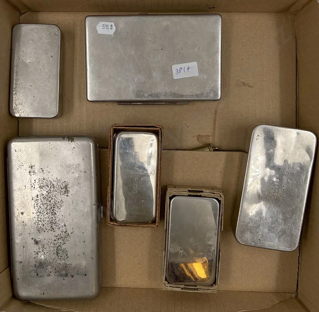 Small Quantity of Assorted Vintage Medical Supplies Image 1++