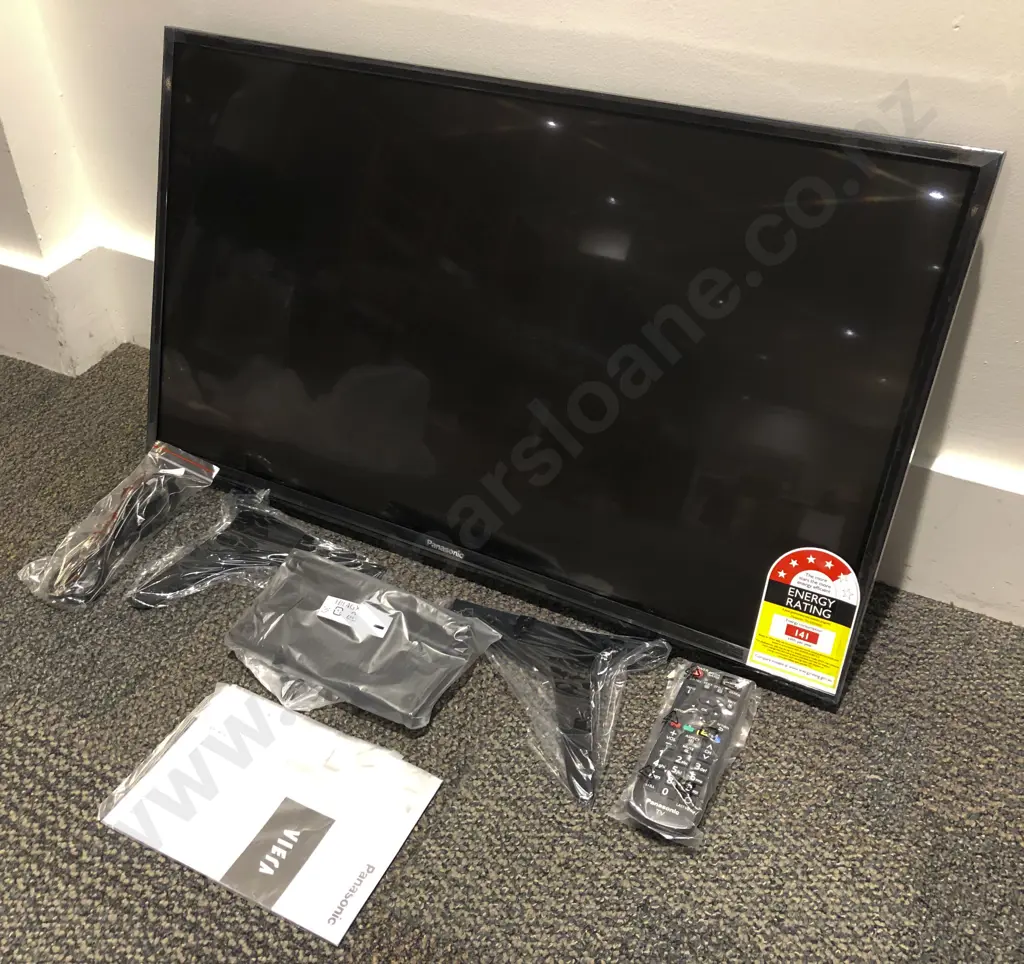 Panasonic Viera 32" TV in Original Box Image 1++