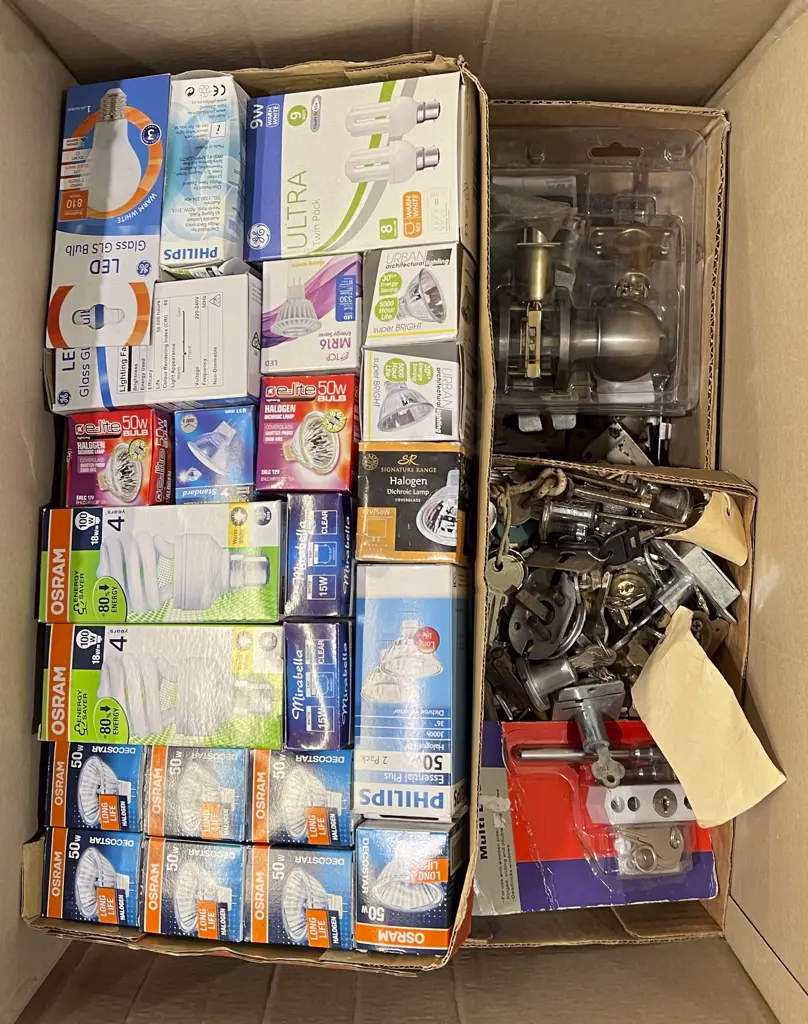 Large Quantity of Assorted Door Fightings and Lightbulbs etc Image 1++