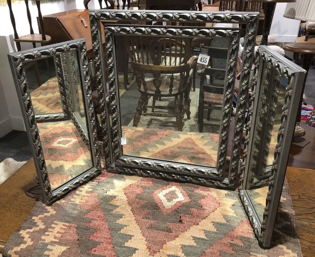 Three Section Dressing Mirror Image 1++