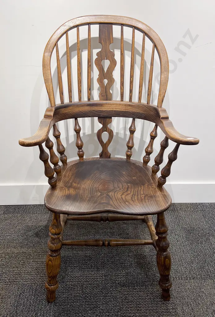 Reproduction Windsor Chair Image 1++