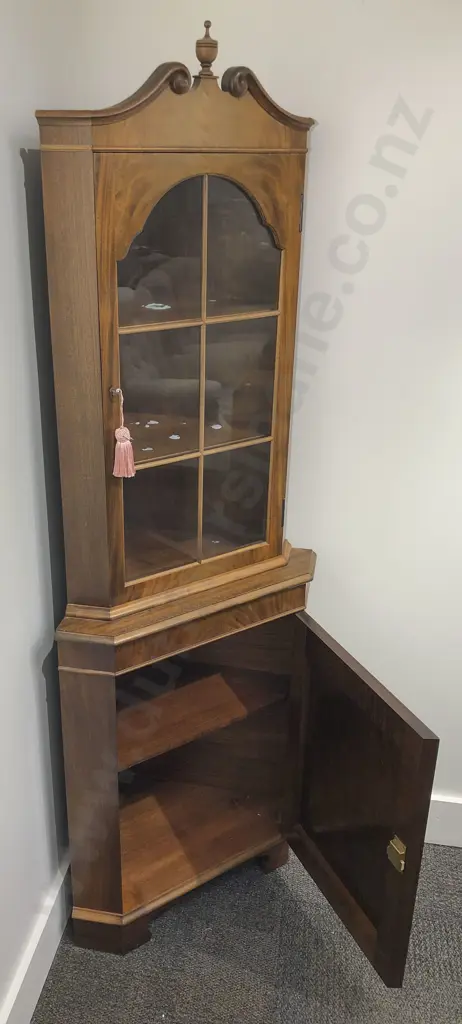 Reproduction Corner Cabinet Image 1++