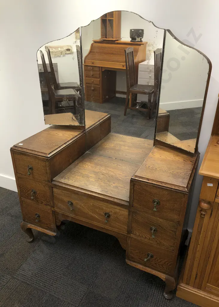 Oak Mirror Back Dressing Table Image 1++