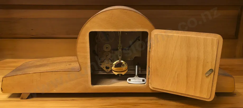 Mantle Clock Image 1++