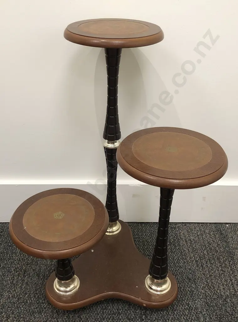 Graduated Three Tier Occasional Table Image 1++