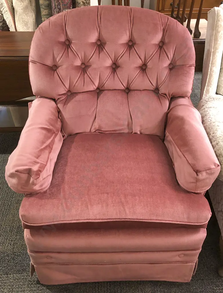 Button Back Upholstered Armchair Image 1++