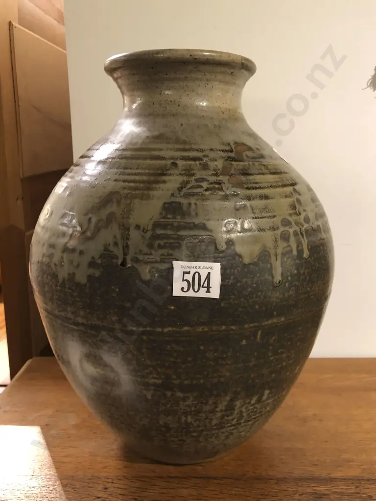 Pottery Vase Image 1++