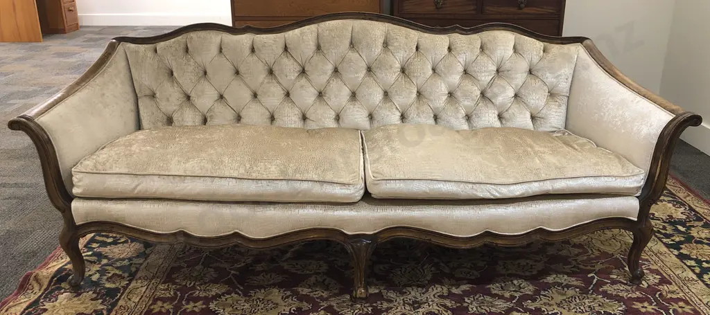 Louis XV Style Button Back Sofa Image 1++