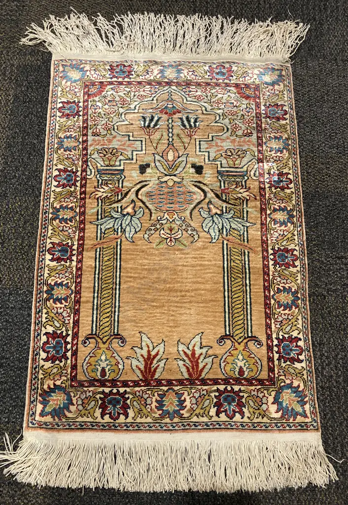 Small Persian Prayer Rug Image 1++