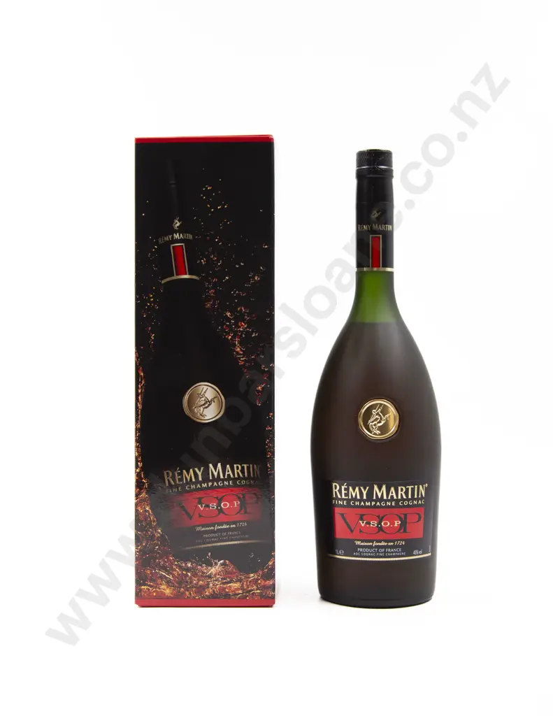 1 Bottle Rémy Martin Fine Champagne Cognac V.S.O.P. Image 1++