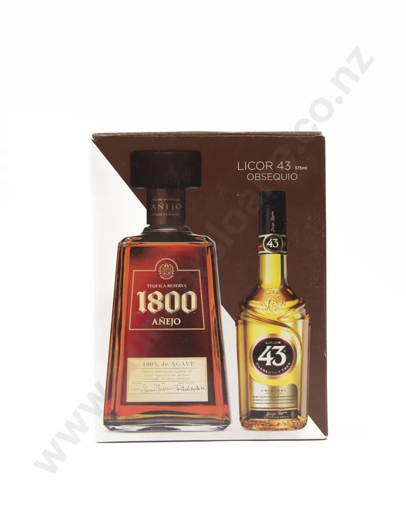1800 Tequila Añejo & Licor 43 Gift Set Image 1++