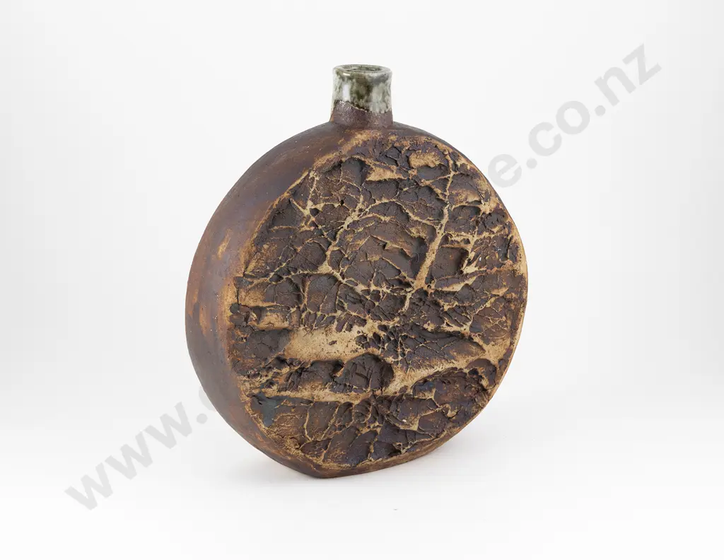 Doreen Blumhardt Tree Bark Impression Vase Image 1++