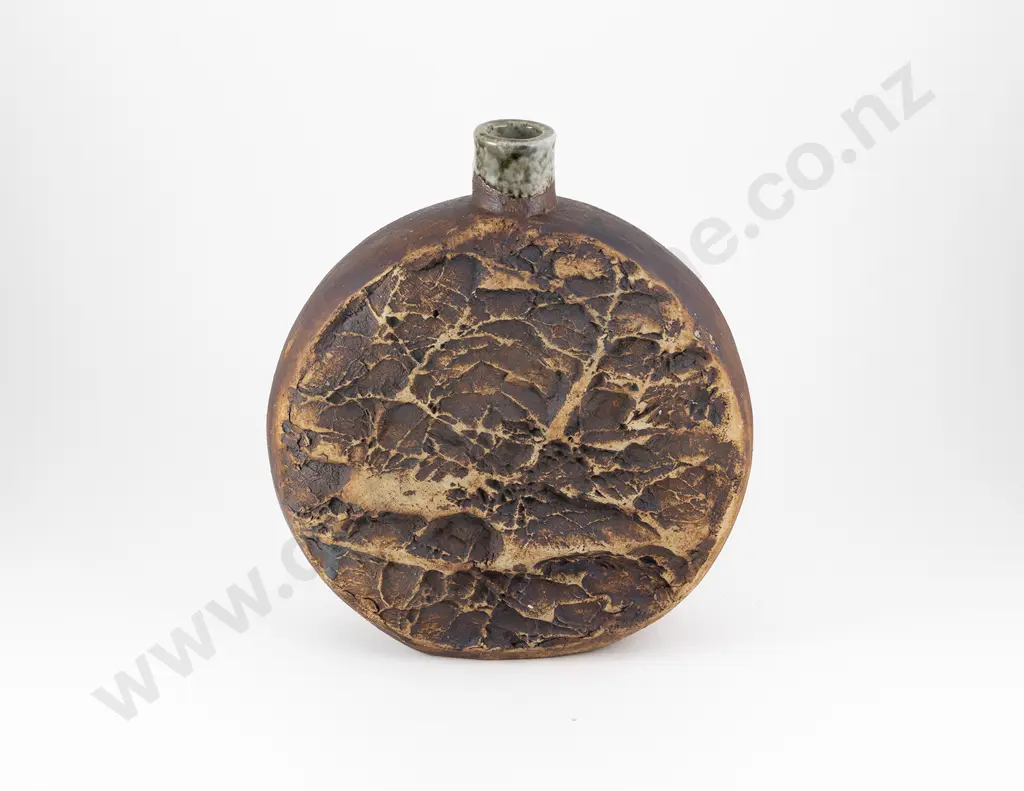 Doreen Blumhardt Tree Bark Impression Vase Image 1++