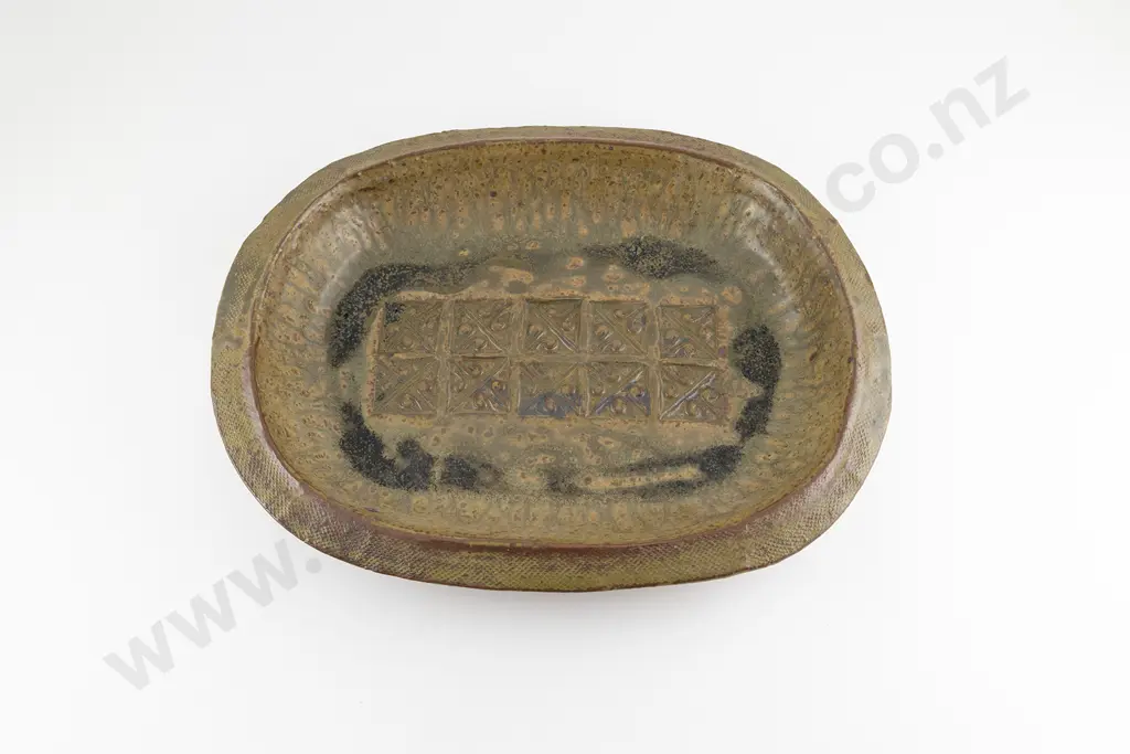 Chester Nealie Platter Image 1++