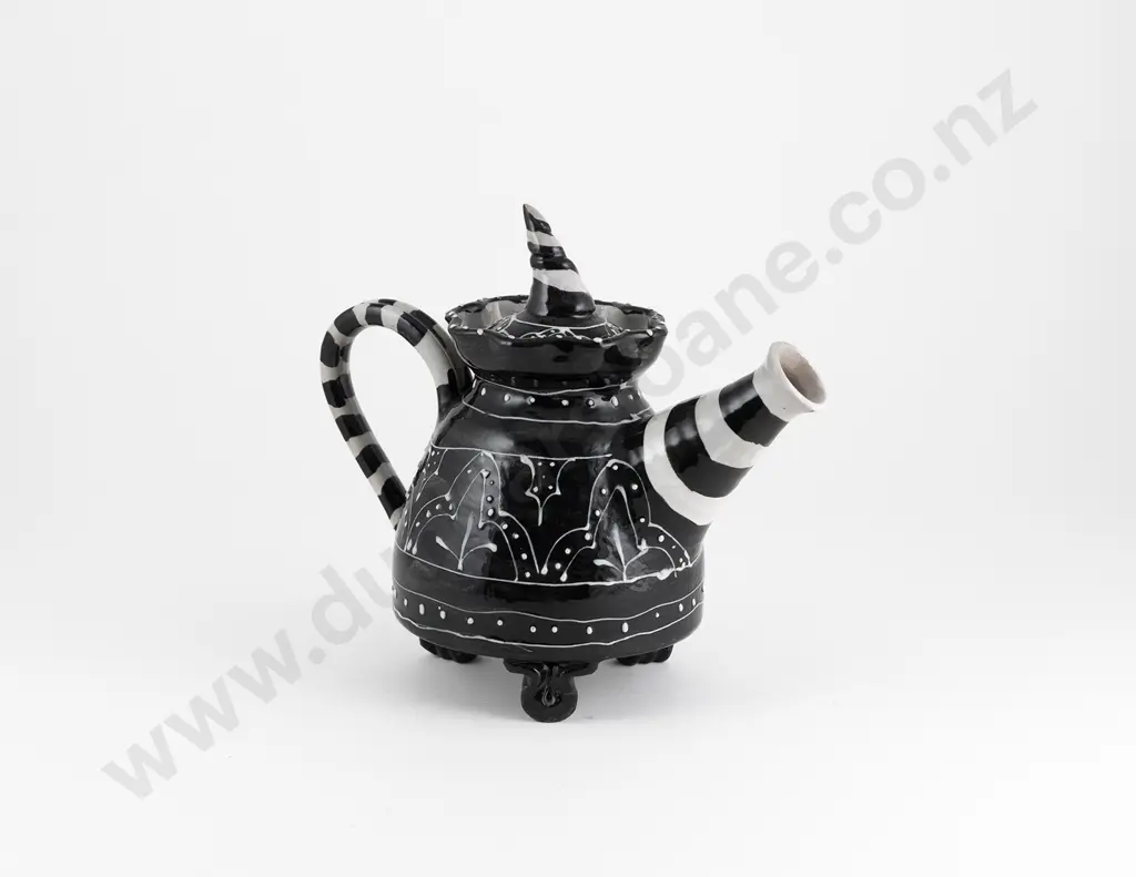 Ann Verdcourt Teapot Image 1++
