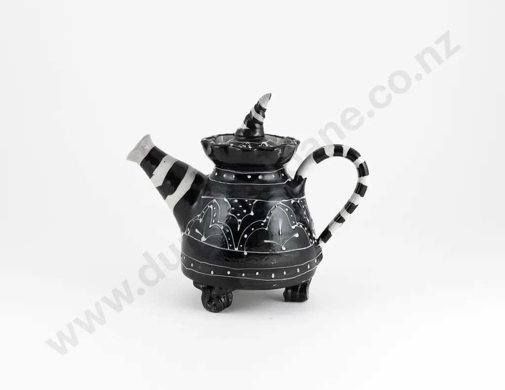 Ann Verdcourt Teapot Image 1++