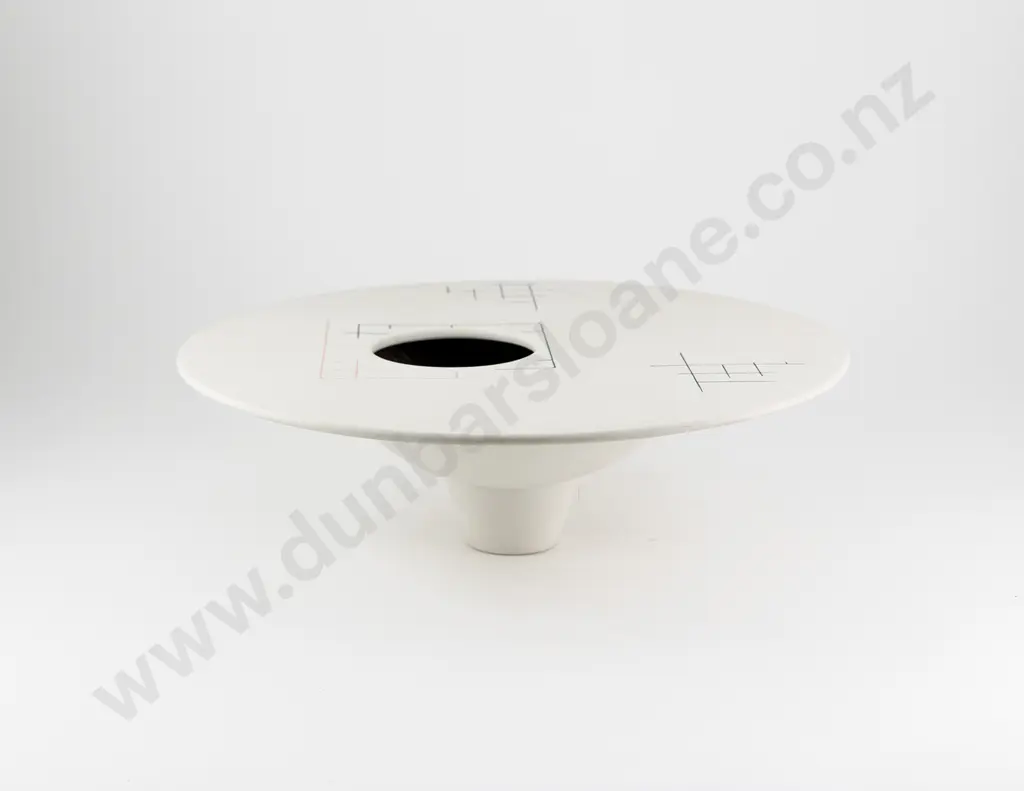 Leo King Saturn Vase Image 1++