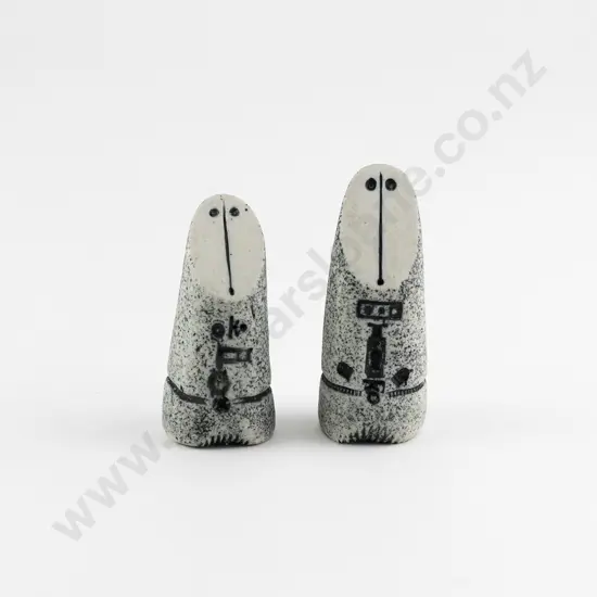 Pair Ted Dutch Figures