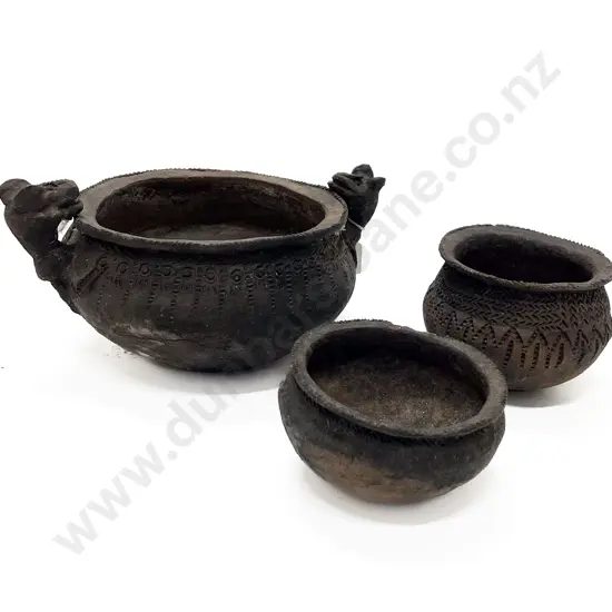 Papua New Guinea Raku Fired Cooking Pot With Two Smaller Bowls