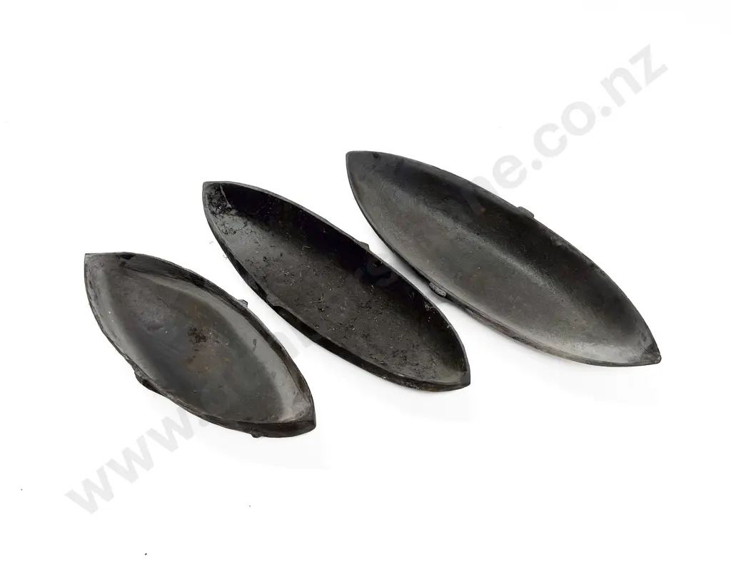 Three Small Tami Island Style Food Bowls Image 1++