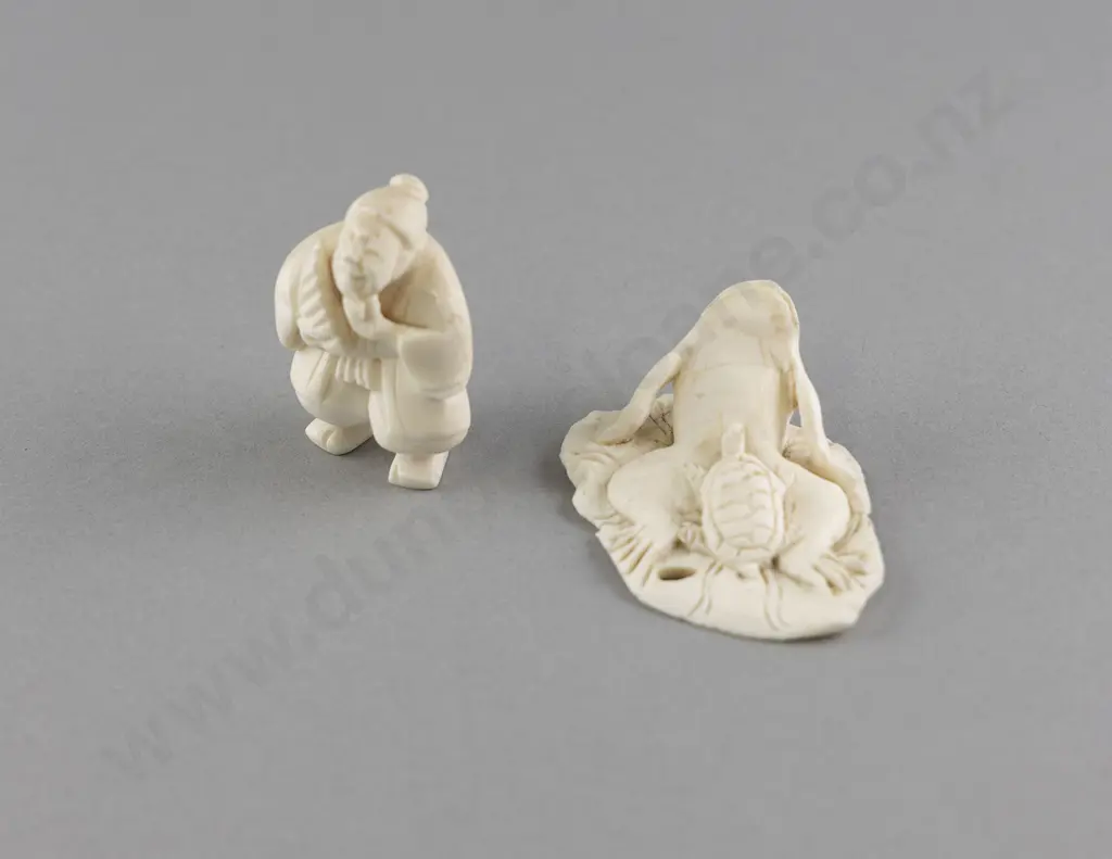 Two Small Ivory Netsuke Image 1++
