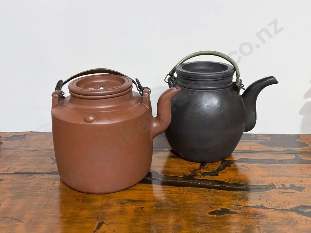 Two Yixing Teapots Image 1++