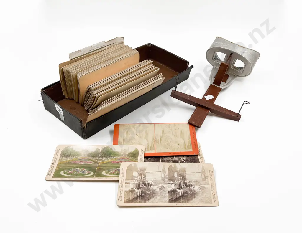 Stereoscope Viewer and Assorted Slides Image 1++