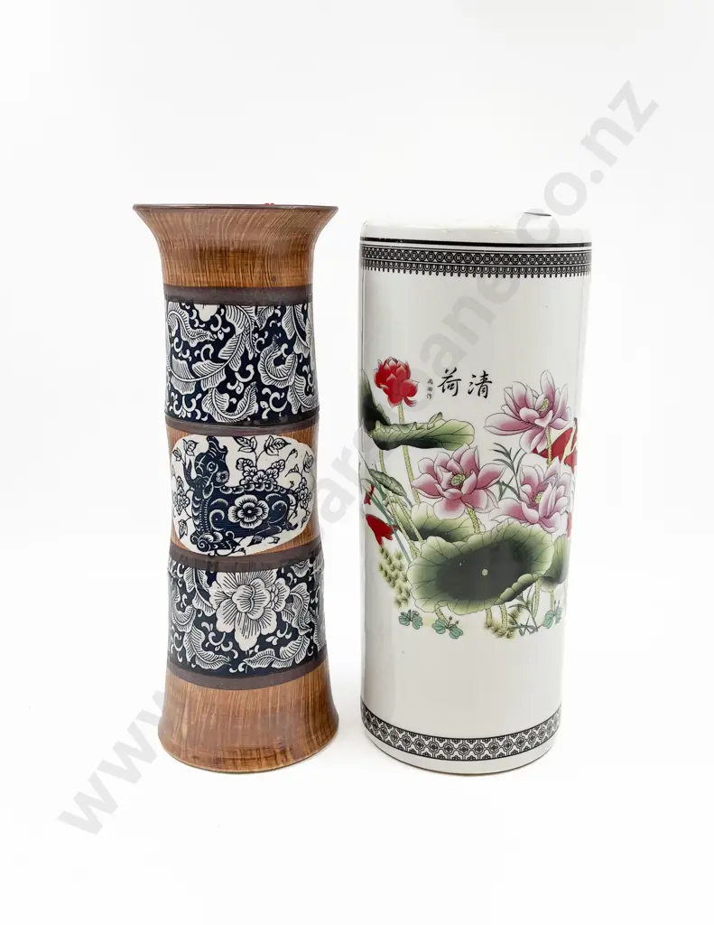 Two Chinese Vases Image 1++